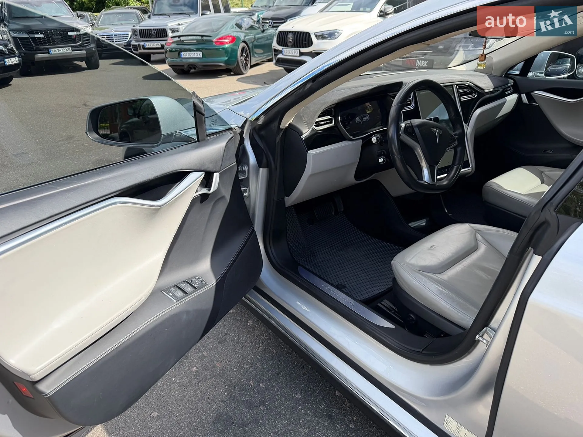 2015 Tesla Model S - мініатюра 10