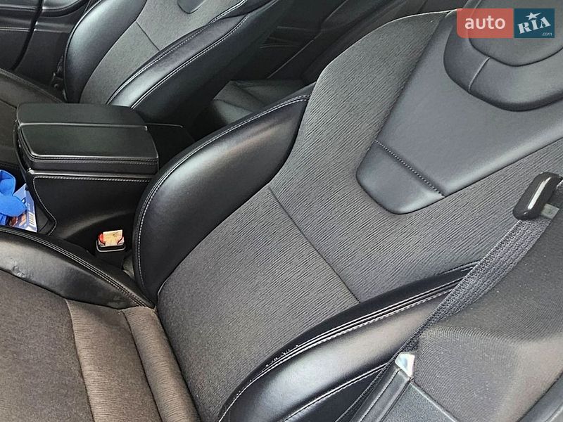 Ліфтбек Tesla Model S 2017 в Стрию фото 13 Ліфтбек Tesla Model S 2017 в Стрию