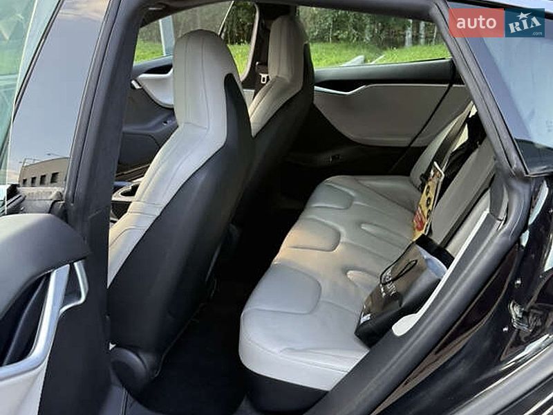 Ліфтбек Tesla Model S 2016 в Києві фото 8 Ліфтбек Tesla Model S 2016 в Києві