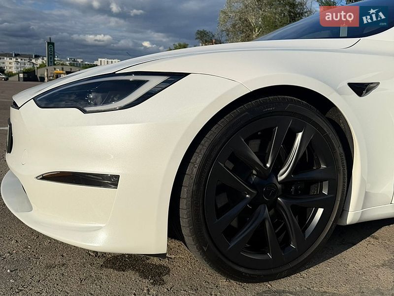Лифтбек Tesla Model S 2023 в Киеве