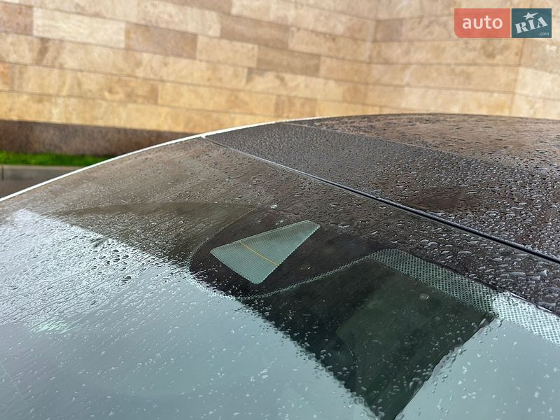 Лифтбек Tesla Model S 2016 в Киеве