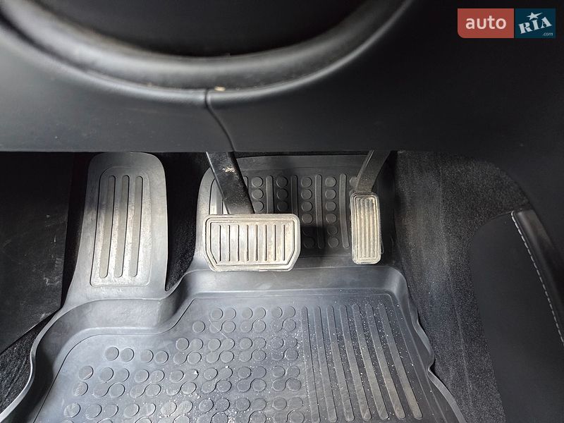 Лифтбек Tesla Model S 2018 в Виннице