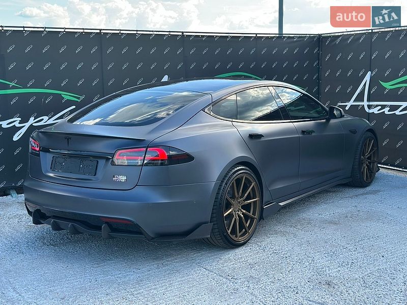 Лифтбек Tesla Model S 2022 в Киеве