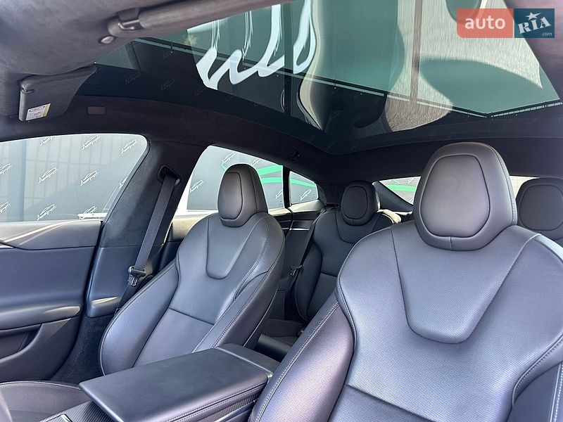 Лифтбек Tesla Model S 2022 в Киеве