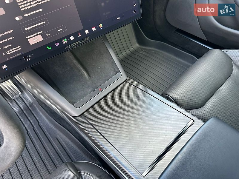 Лифтбек Tesla Model S 2022 в Киеве