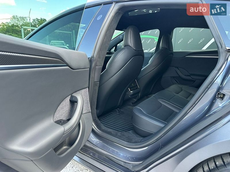 Лифтбек Tesla Model S 2022 в Киеве