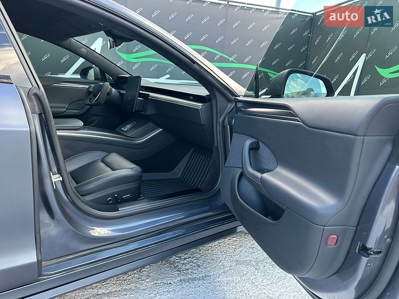 Лифтбек Tesla Model S 2022 в Киеве