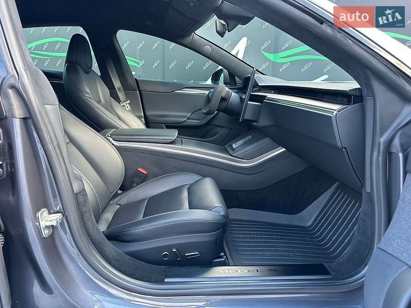Лифтбек Tesla Model S 2022 в Киеве