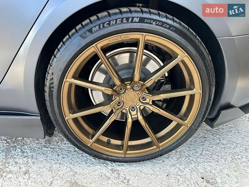 Лифтбек Tesla Model S 2022 в Киеве