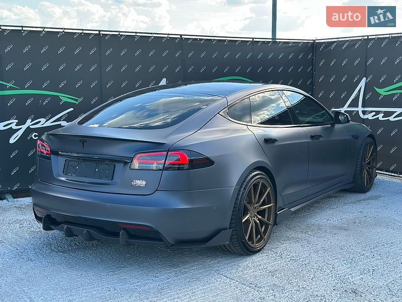 Лифтбек Tesla Model S 2022 в Киеве