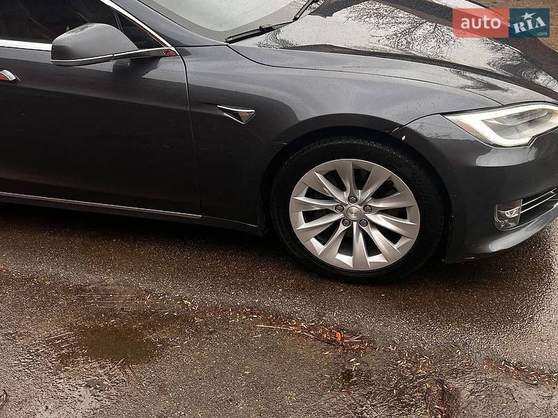 Ліфтбек Tesla Model S 2017 в Києві фото 6 Ліфтбек Tesla Model S 2017 в Києві
