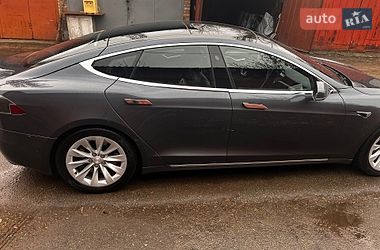 Ліфтбек Tesla Model S 2017 в Києві фото 7 Ліфтбек Tesla Model S 2017 в Києві