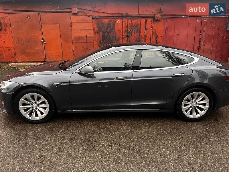 Ліфтбек Tesla Model S 2017 в Києві фото 11 Ліфтбек Tesla Model S 2017 в Києві