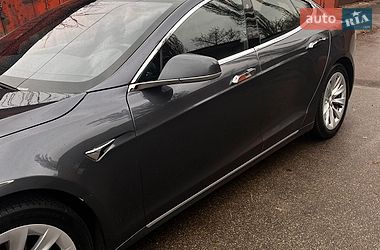 Ліфтбек Tesla Model S 2017 в Києві фото 34 Ліфтбек Tesla Model S 2017 в Києві