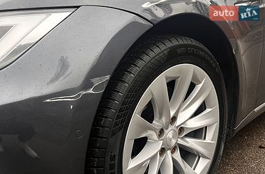 Ліфтбек Tesla Model S 2017 в Києві фото 35 Ліфтбек Tesla Model S 2017 в Києві