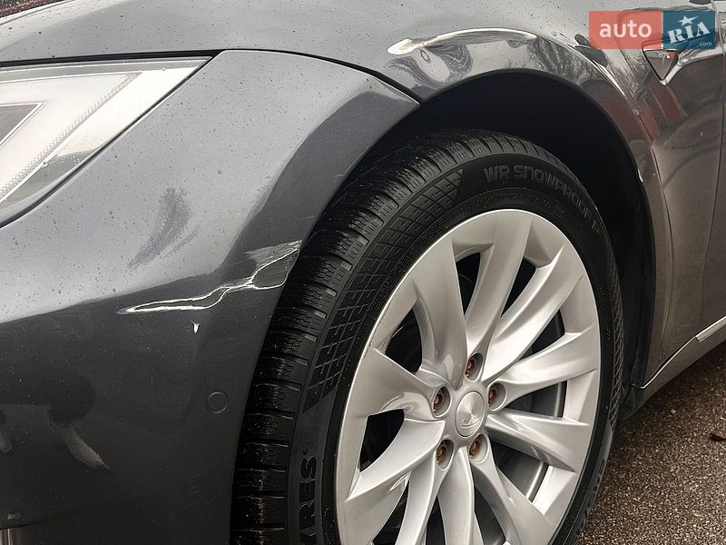 Ліфтбек Tesla Model S 2017 в Києві фото 35 Ліфтбек Tesla Model S 2017 в Києві