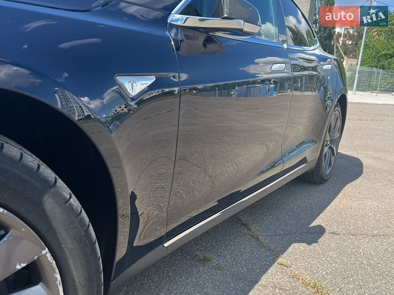 Лифтбек Tesla Model S 2015 в Николаеве