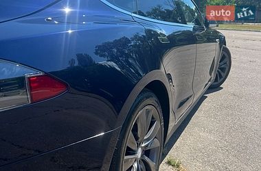 Лифтбек Tesla Model S 2015 в Николаеве