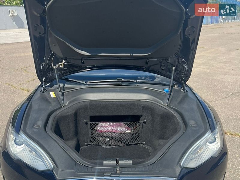 Лифтбек Tesla Model S 2015 в Николаеве