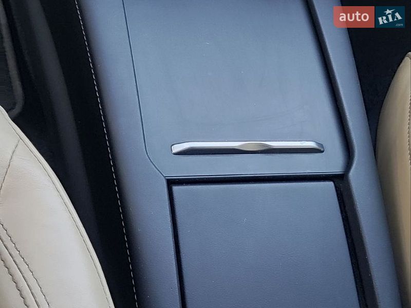 Ліфтбек Tesla Model S 2016 в Черкасах фото 12 Ліфтбек Tesla Model S 2016 в Черкасах