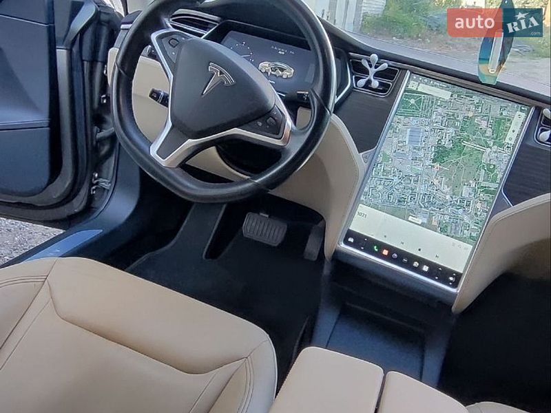 Ліфтбек Tesla Model S 2016 в Черкасах фото 24 Ліфтбек Tesla Model S 2016 в Черкасах