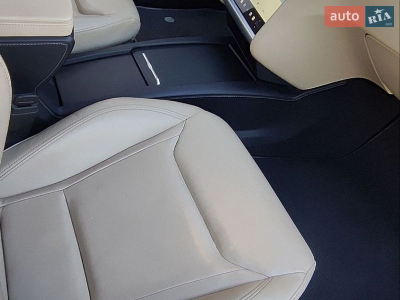 Ліфтбек Tesla Model S 2016 в Черкасах фото 20 Ліфтбек Tesla Model S 2016 в Черкасах