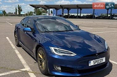 Лифтбек Tesla Model S 2018 в Львове
