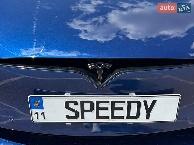 Лифтбек Tesla Model S 2018 в Львове