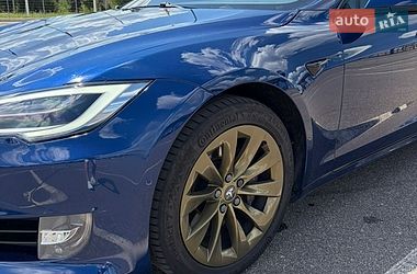 Лифтбек Tesla Model S 2018 в Львове