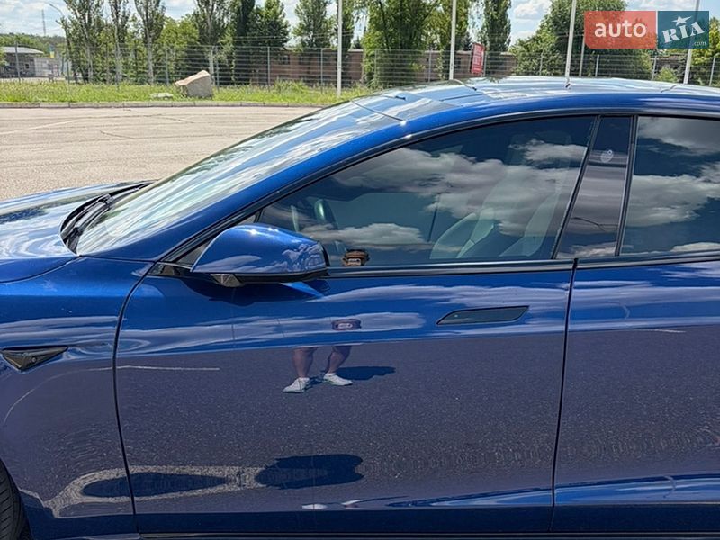 Лифтбек Tesla Model S 2018 в Львове
