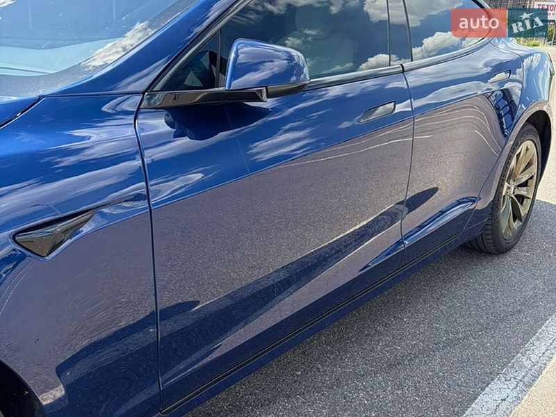 Лифтбек Tesla Model S 2018 в Львове