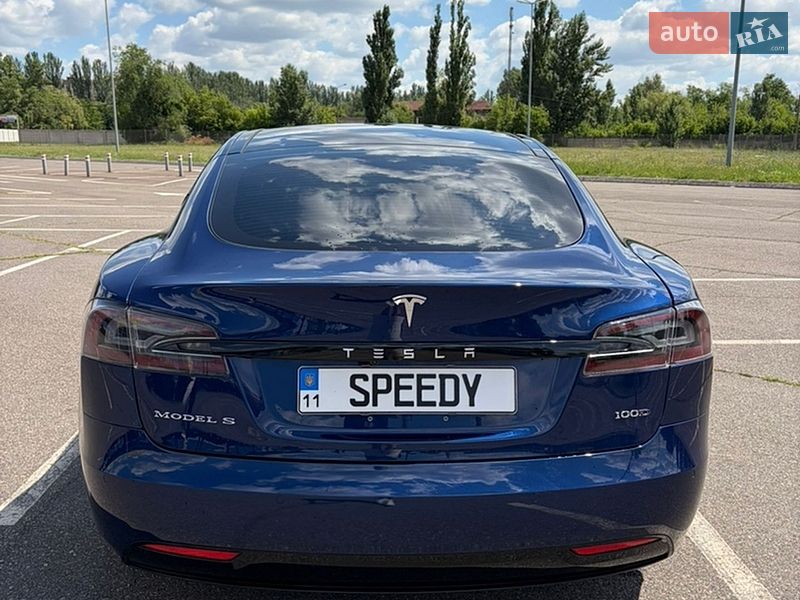 Лифтбек Tesla Model S 2018 в Львове