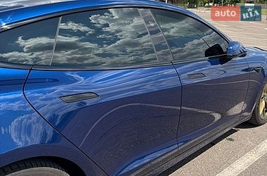 Лифтбек Tesla Model S 2018 в Львове