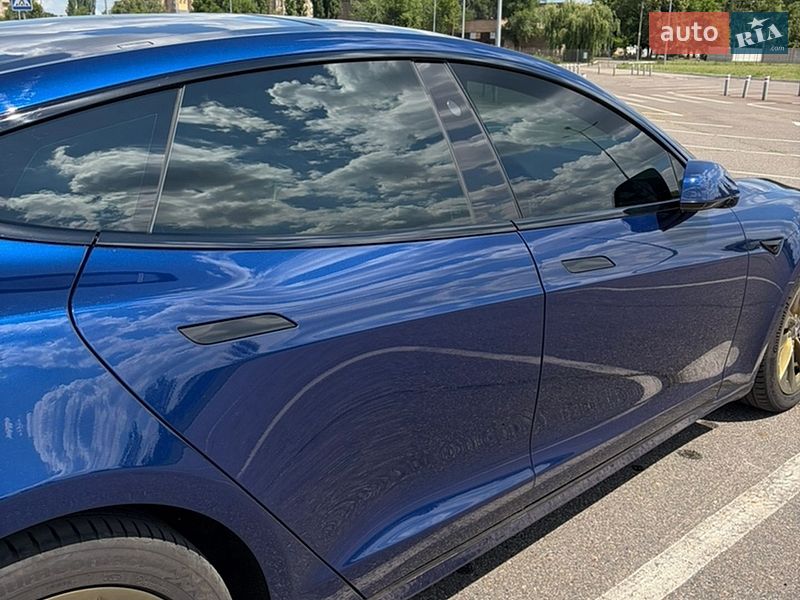 Лифтбек Tesla Model S 2018 в Львове