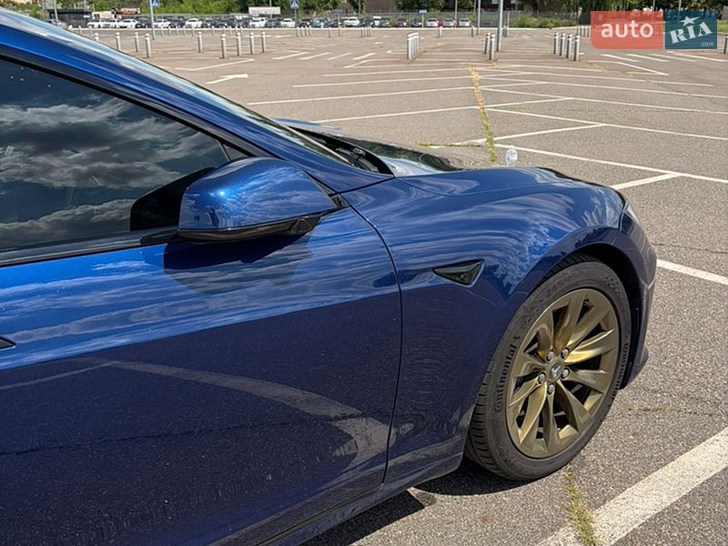 Лифтбек Tesla Model S 2018 в Львове