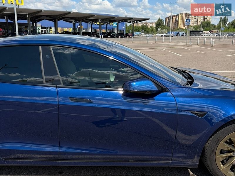 Лифтбек Tesla Model S 2018 в Львове