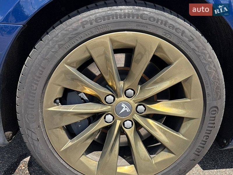 Лифтбек Tesla Model S 2018 в Львове