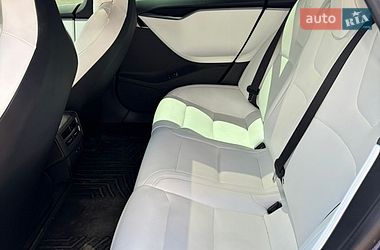 Лифтбек Tesla Model S 2018 в Львове
