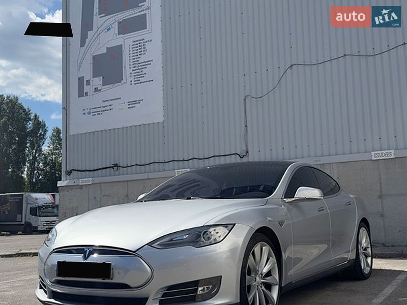 Лифтбек Tesla Model S 2013 в Святопетровское фото Лифтбек Tesla Model S 2013 в Святопетровское