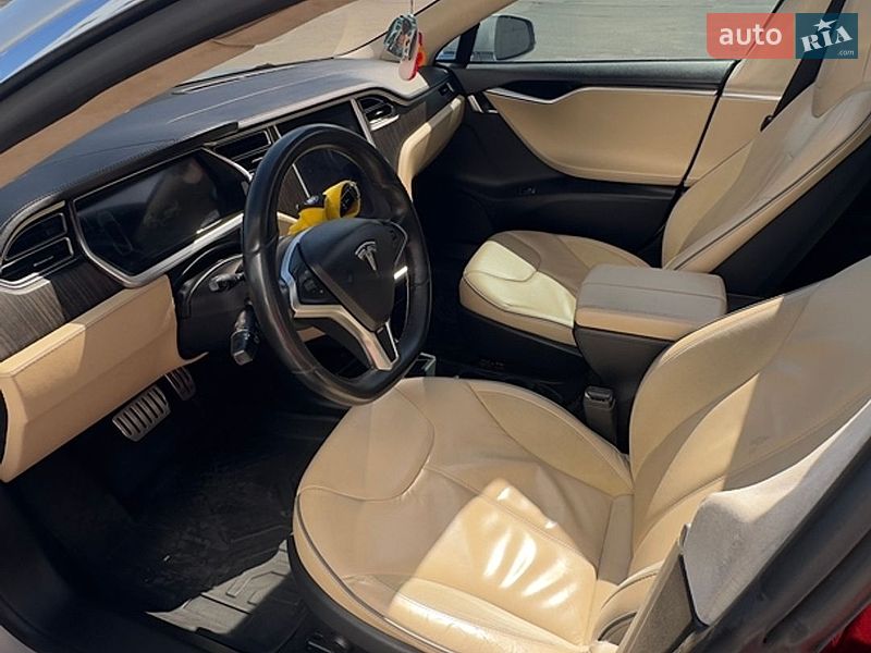 Лифтбек Tesla Model S 2013 в Святопетровское фото 7 Лифтбек Tesla Model S 2013 в Святопетровское