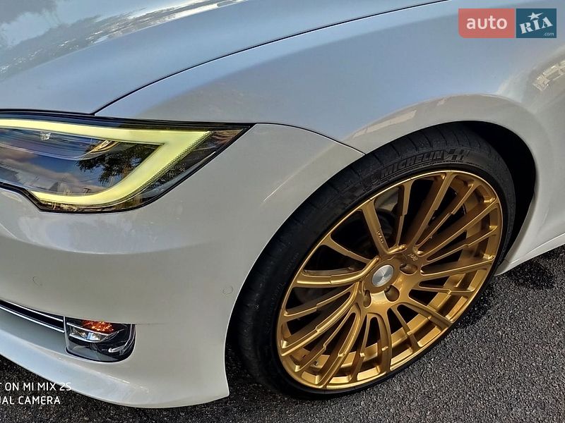 Лифтбек Tesla Model S 2019 в Днепре фото 35 Лифтбек Tesla Model S 2019 в Днепре