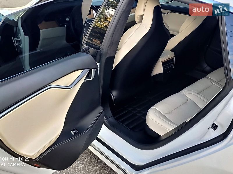Лифтбек Tesla Model S 2019 в Днепре фото 44 Лифтбек Tesla Model S 2019 в Днепре