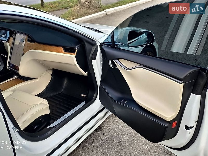 Лифтбек Tesla Model S 2019 в Днепре фото 54 Лифтбек Tesla Model S 2019 в Днепре