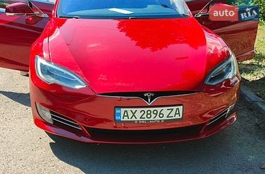 Лифтбек Tesla Model S 2017 в Луцке