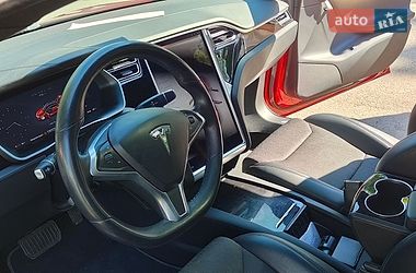 Лифтбек Tesla Model S 2017 в Луцке