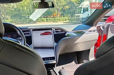 Лифтбек Tesla Model S 2017 в Луцке