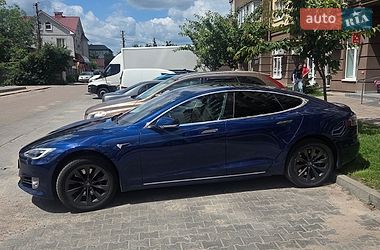 Лифтбек Tesla Model S 2017 в Житомире