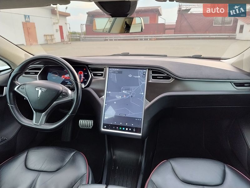 Лифтбек Tesla Model S 2014 в Львове
