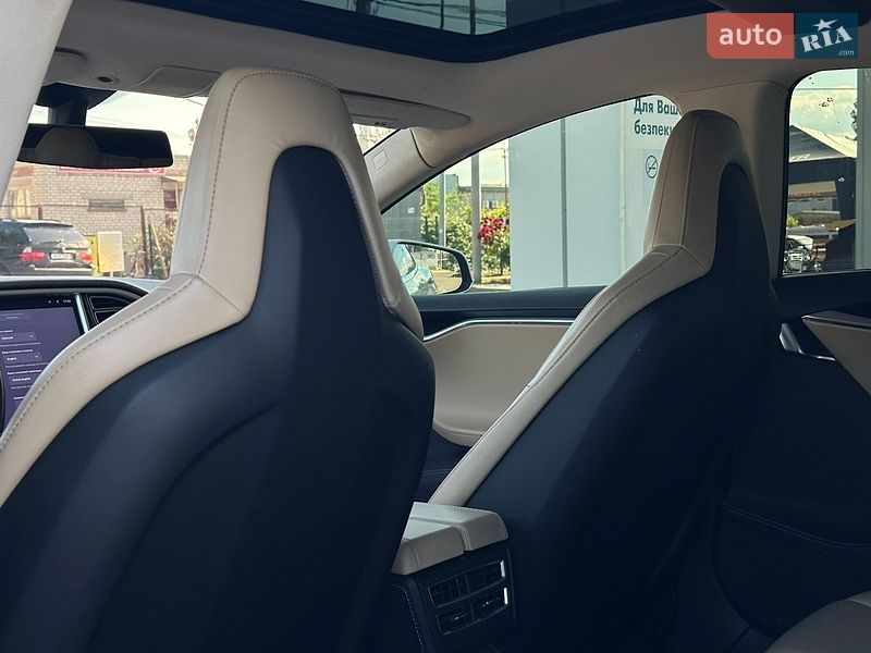 Лифтбек Tesla Model S 2013 в Николаеве