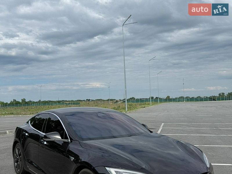 Ліфтбек Tesla Model S 2017 в Дніпрі фото 4 Ліфтбек Tesla Model S 2017 в Дніпрі